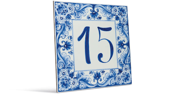 Hausnummern und Türschilder